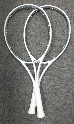 美品中古品テニスラケット、2020年最新モデルPrince EMBLM 110 2020 (プリンスエンブレム）G2×2本入荷しました。
