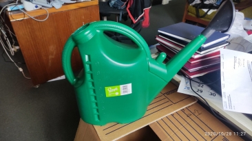 112737Watering can