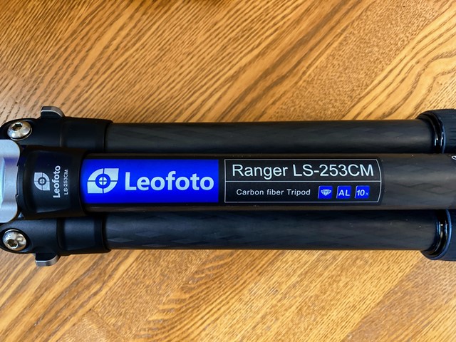 0円 新商品 Leofoto レオフォト LS-253CM 三脚 カーボン3段 小型卓上 ミニ