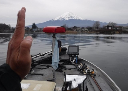 20191222-２-河口湖釣り納め_富士山と白須お堂にお参り.JPG