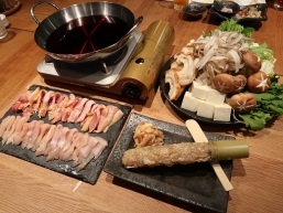 KOKUMEI・さつま極鶏大摩桜鍋